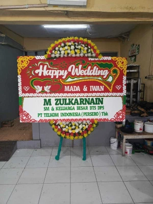 Papan Bunga di Stadion Madiun