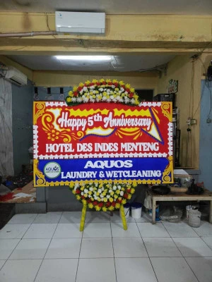 Papan Bunga di Stadion Madiun