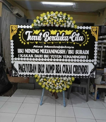 Papan Bunga di Stadion Madiun